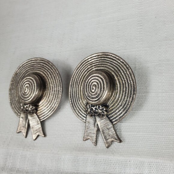Vintage Silver Tone Metal Straw Hat Ribbon Design Post Earrings - Picture 2 of 7